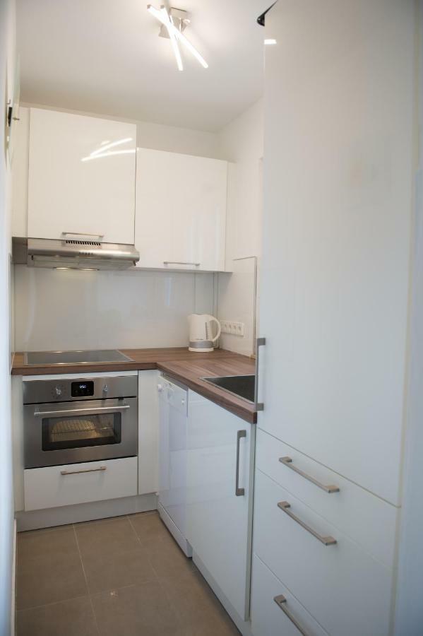 Apartmen Relax 200 M T Beach Rovinj Exterior foto